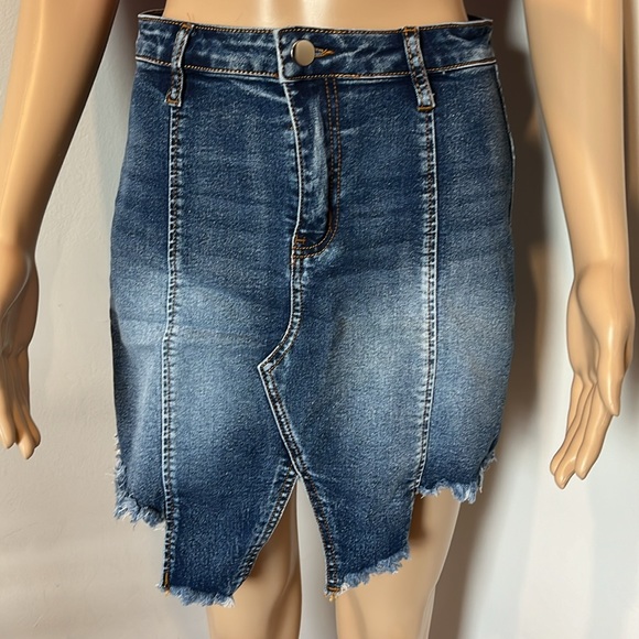 Skirt - Picture 3 of 4